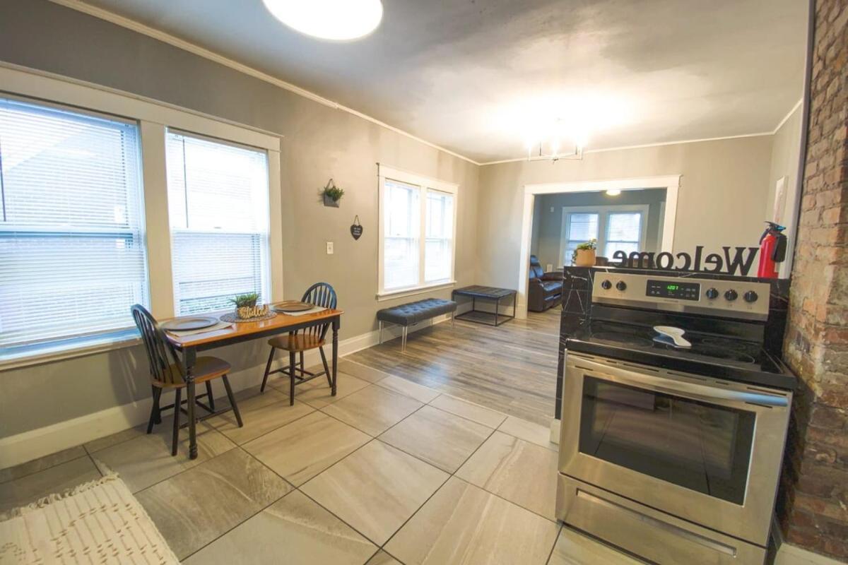 Large 6Br, 2 Bath In Ниагара-Фолс Экстерьер фото